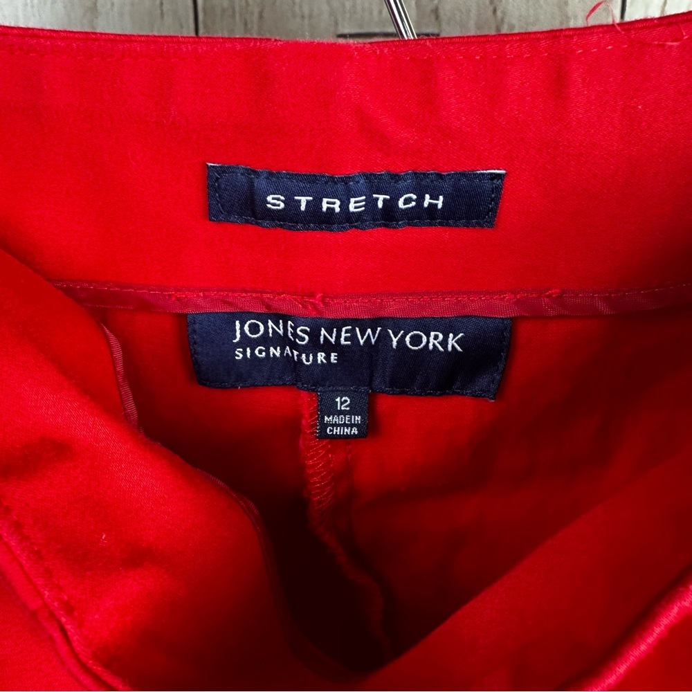 Women’s Jones New York Signature Bold Red Capris - Picture 5 of 5